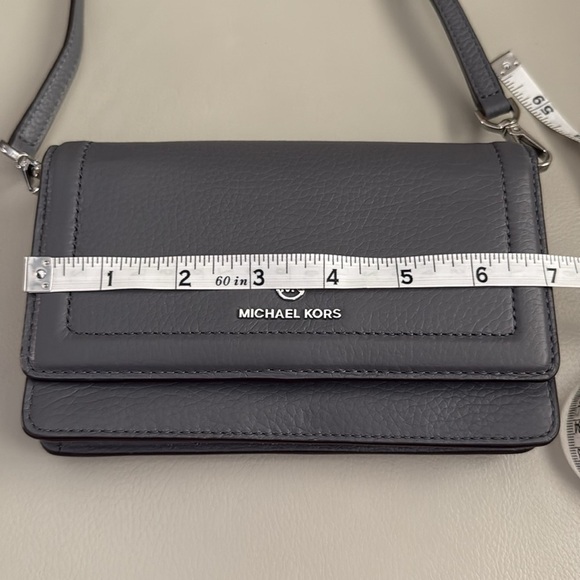 Michael Kors Gray Crossbody Wallet With Flap Closure And Back Pocket - Picture 12 of 13